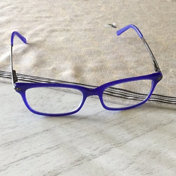Very gently used Blue Colors in Optics 2.50 readers - Picture 1 of 4
